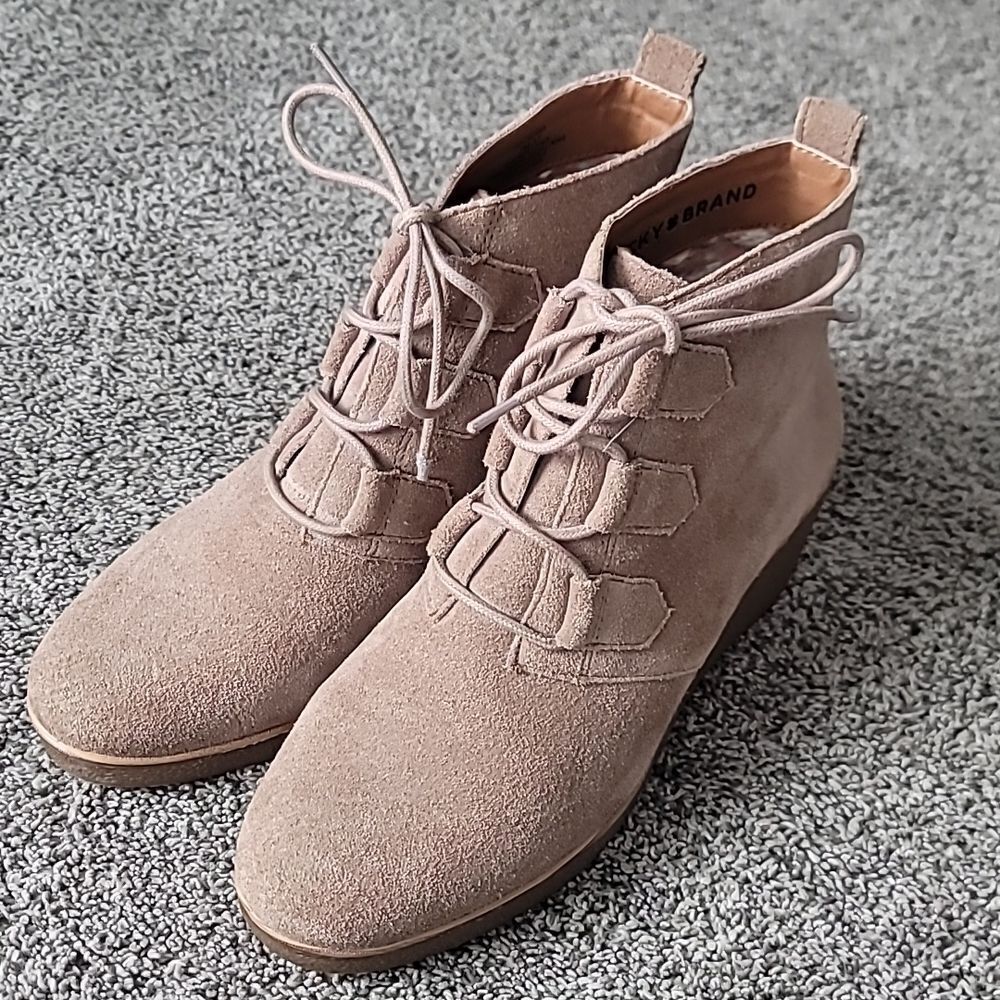 NWOB! Women's Suede Wedge Booties (Jaemma) Sz 7M